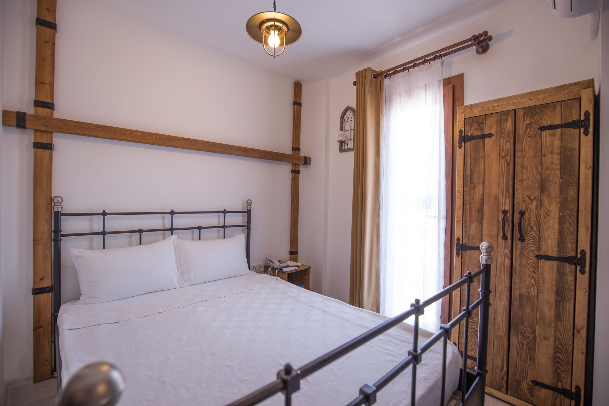 Menendi Otel فوكا المظهر الخارجي الصورة