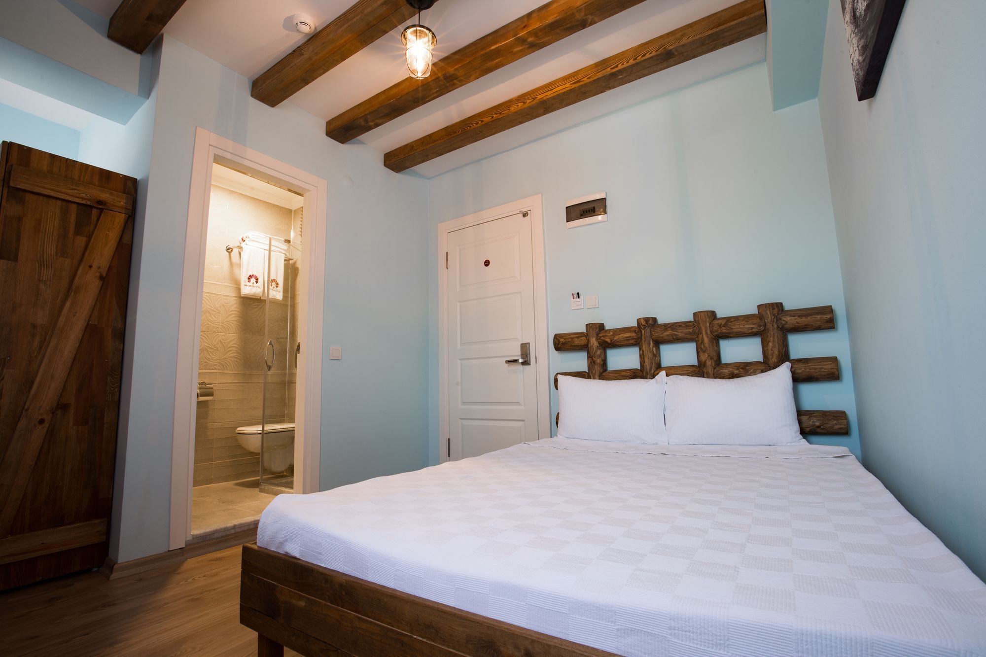 Menendi Otel فوكا المظهر الخارجي الصورة