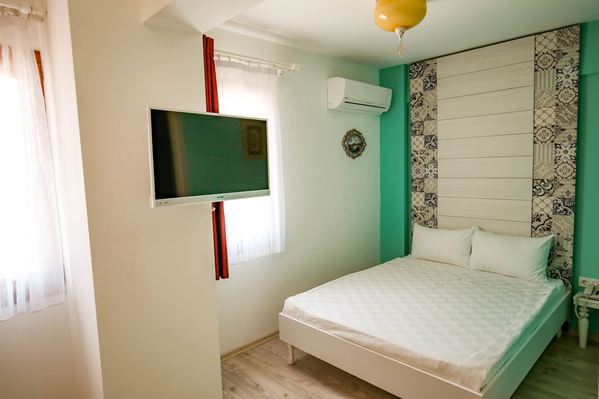 Menendi Otel فوكا المظهر الخارجي الصورة