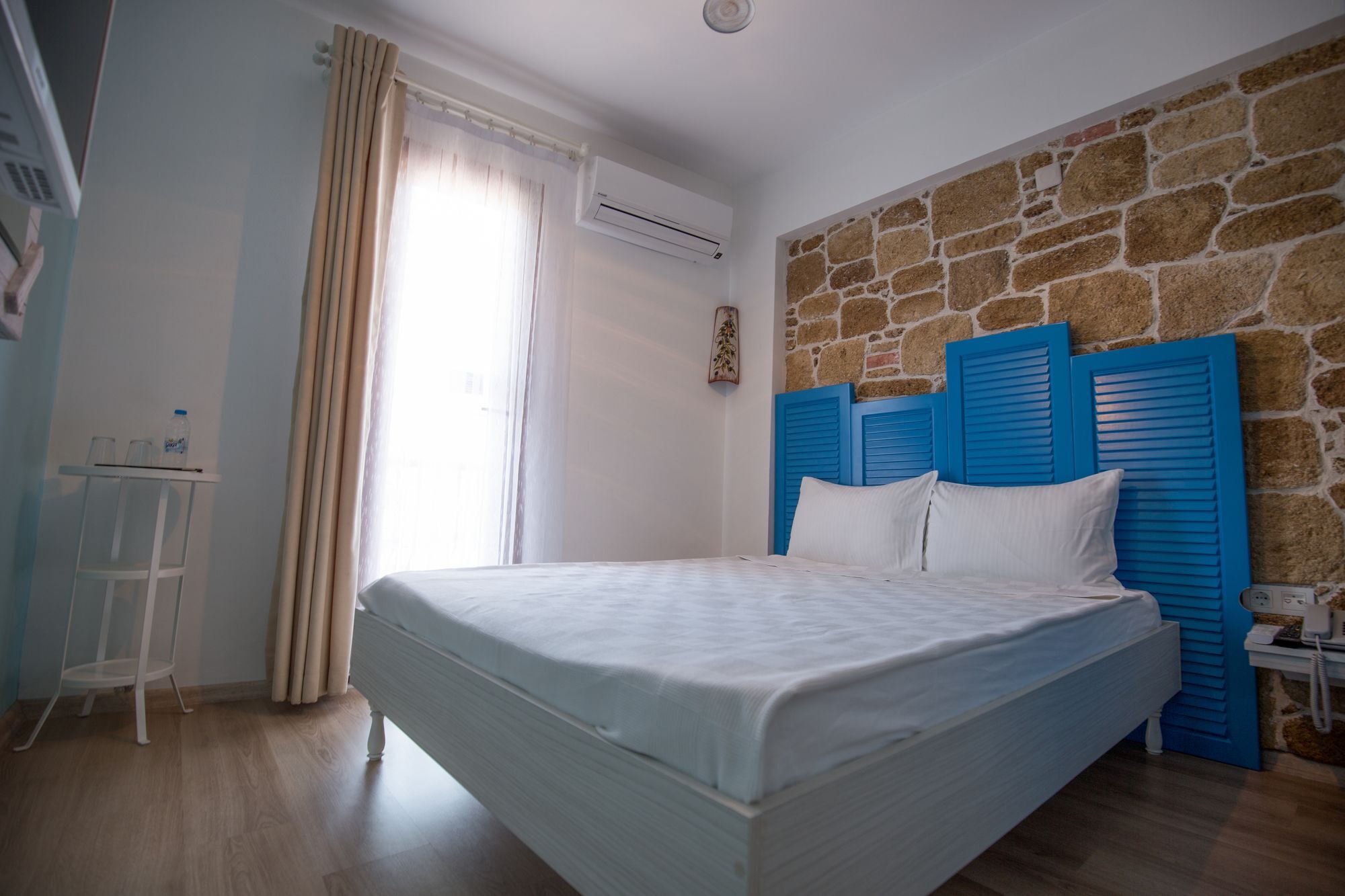 Menendi Otel فوكا المظهر الخارجي الصورة